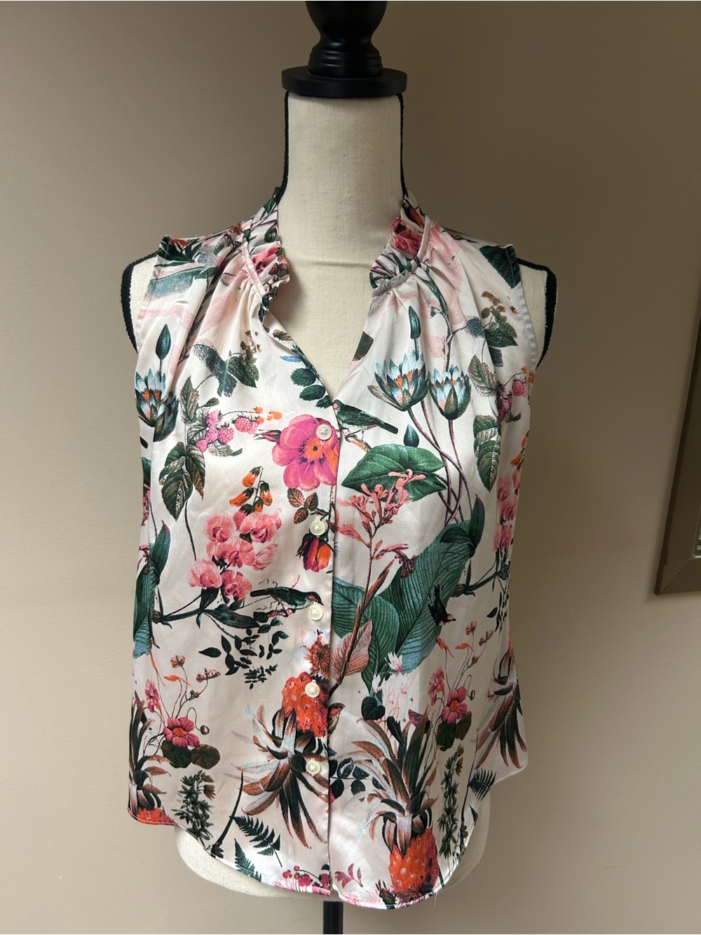Banana Republic Pink & Green Floral Sleeveless Button-Up Top